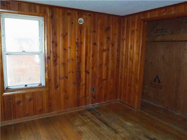 1409 Chester Street Anderson, IN 46012 - Photo 4 of 7 Gallery Image 4