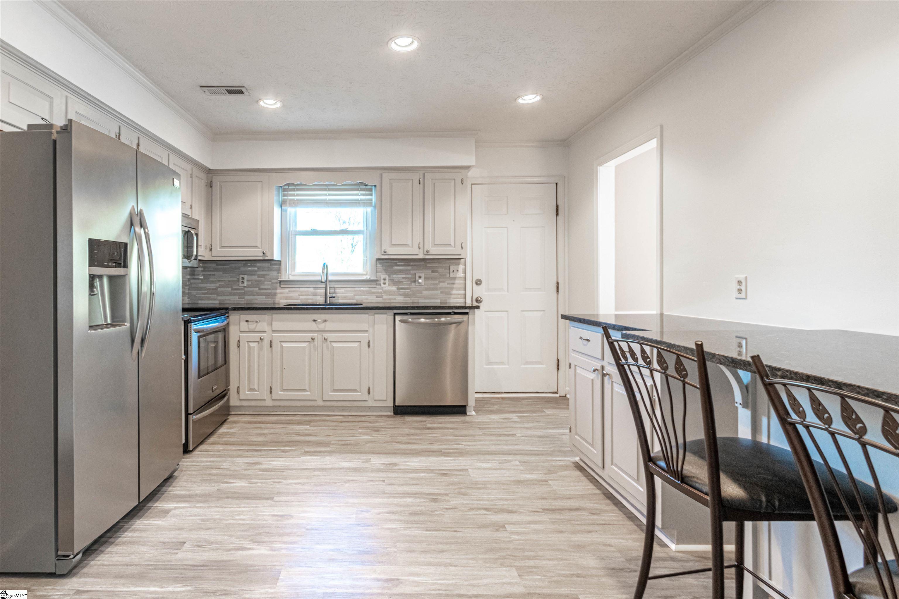 2 Brooks Road Mauldin, SC 29662 - Photo 6 of 22