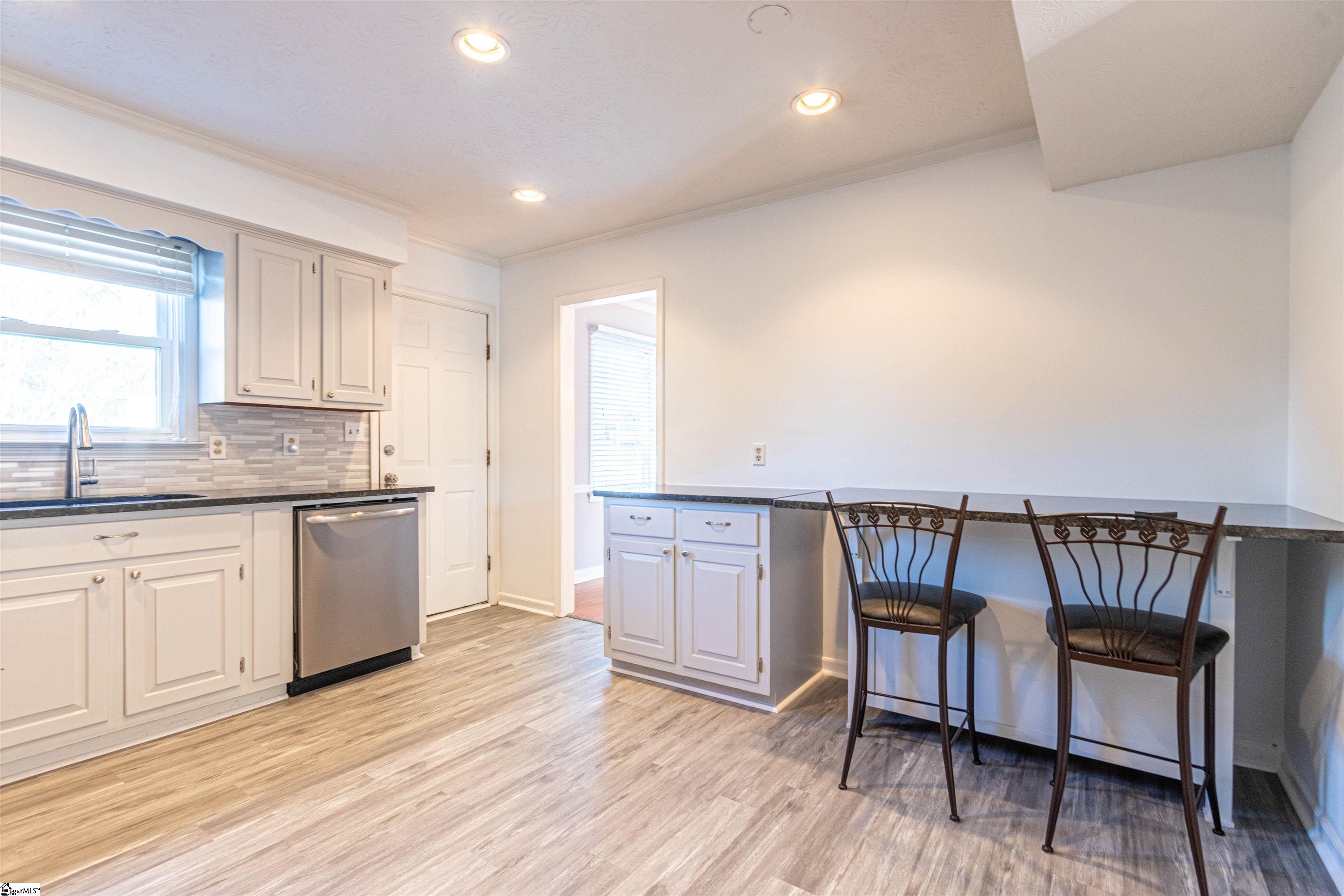 2 Brooks Road Mauldin, SC 29662 - Photo 8 of 22