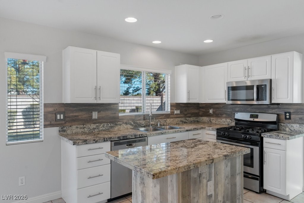 215 Camelback Ridge Avenue Henderson, NV 89012 - Photo 12 of 32