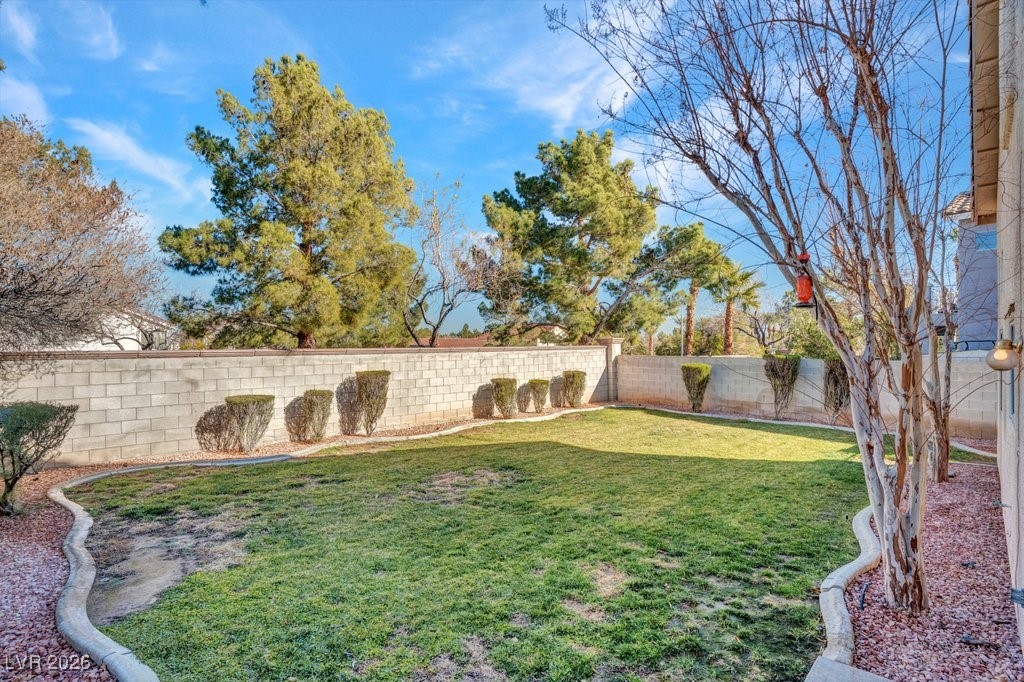 215 Camelback Ridge Avenue Henderson, NV 89012 - Photo 29 of 32