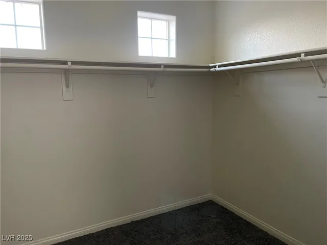 $2,400 | 191 Tayman Park Avenue, Las Vegas, NV 89148