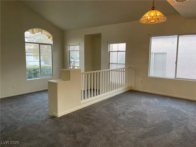 $2,400 | 191 Tayman Park Avenue, Las Vegas, NV 89148