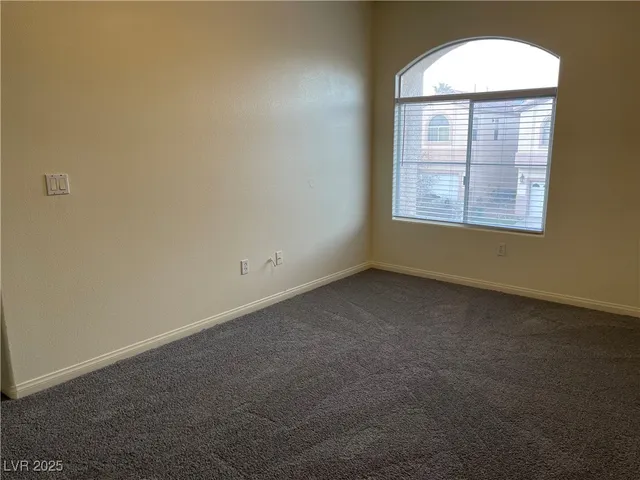 $2,400 | 191 Tayman Park Avenue, Las Vegas, NV 89148