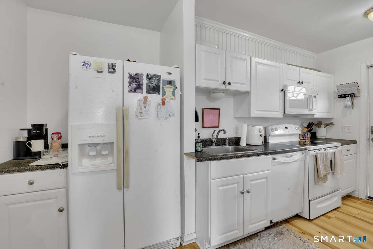 12 Fairview Street Portland, CT 06480 - Photo 6 of 10