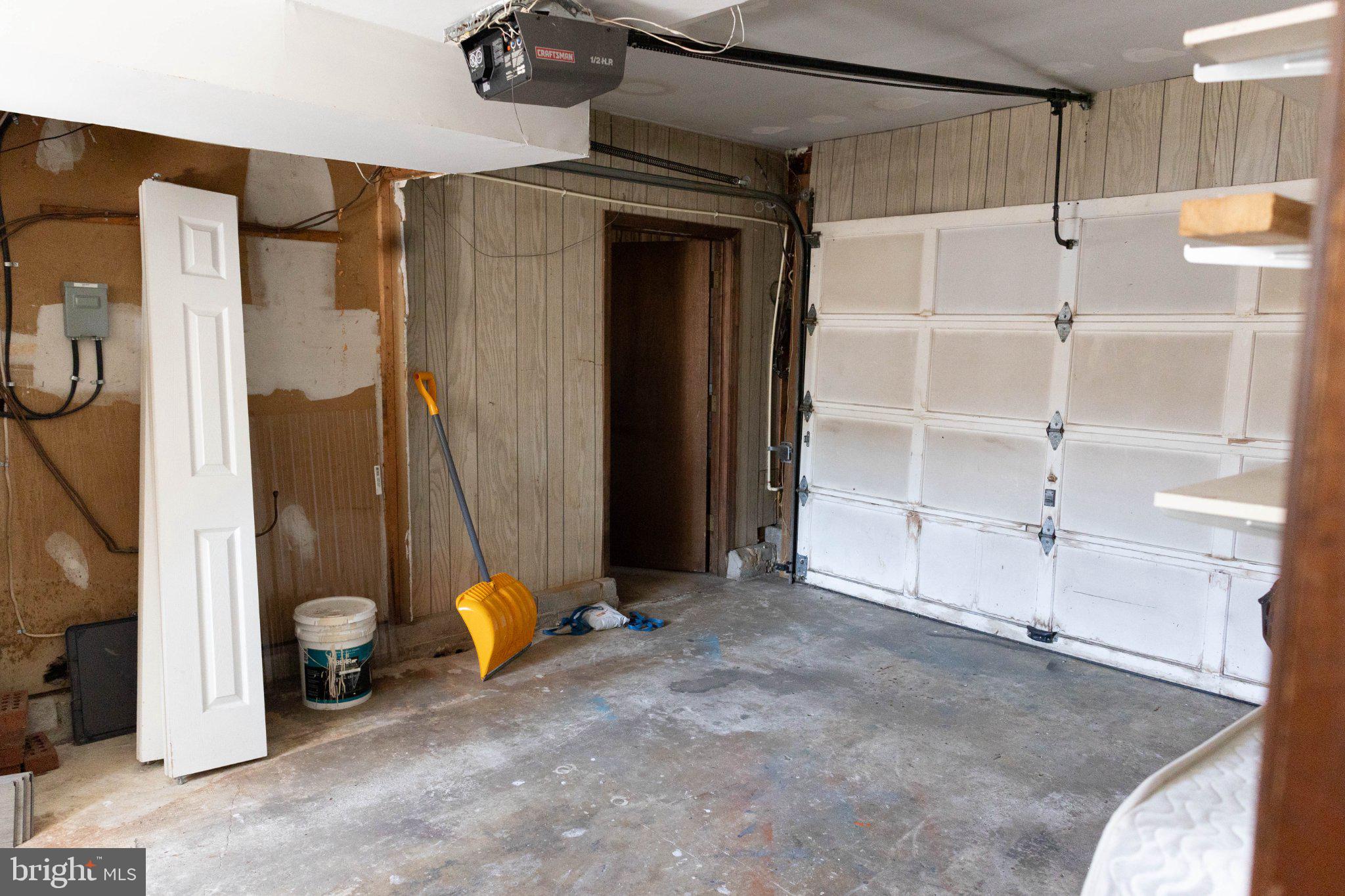 325 Londontown Road Edgewater, MD 21037 - Photo 27 of 30 Spacious garage with potential.