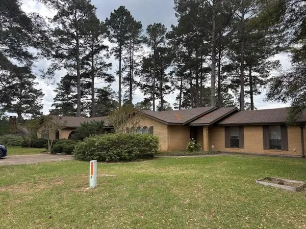$269,000 | 503 Choctaw Drive, Pineville, LA 71360