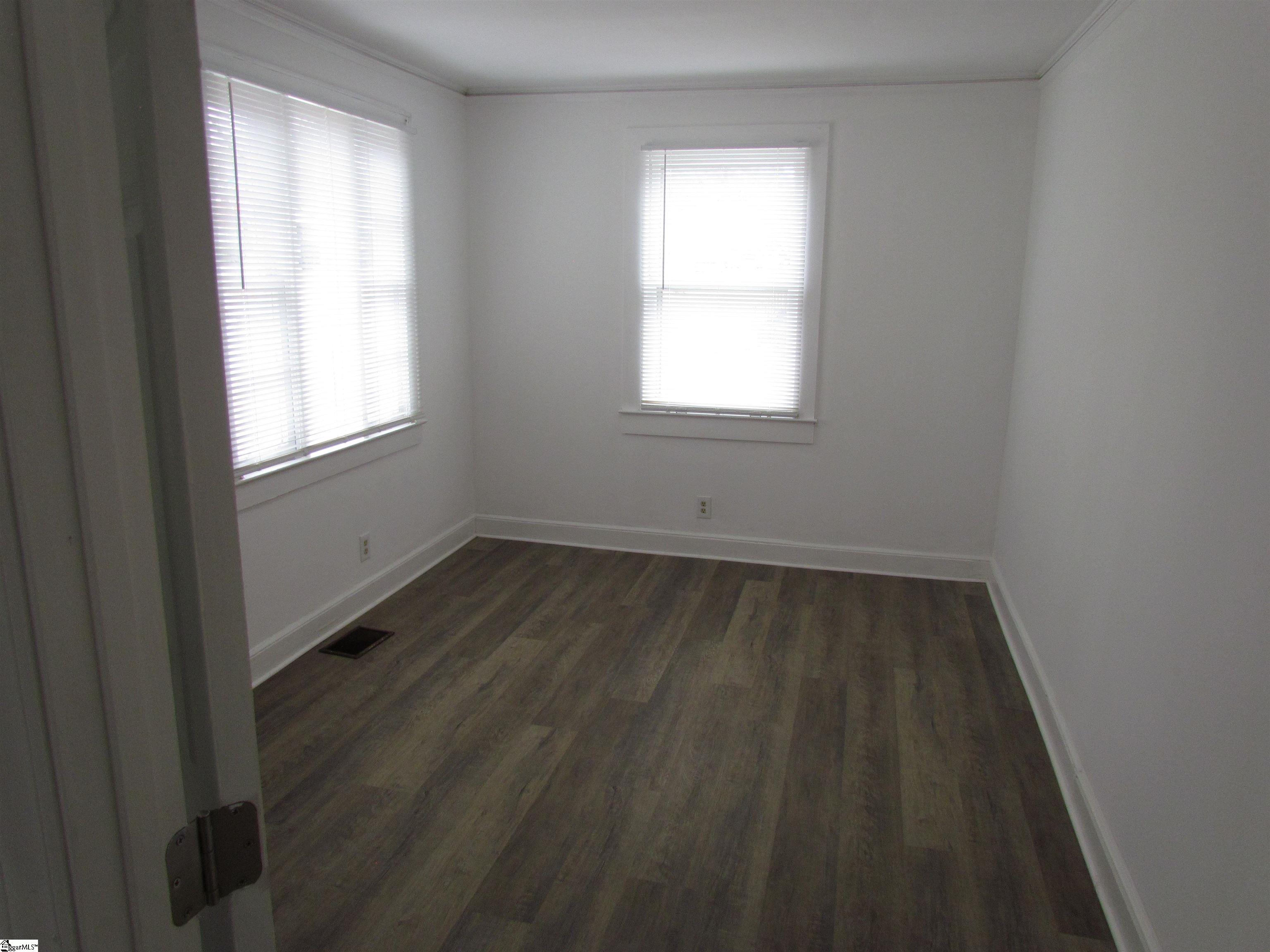 401 Whitehall Road Anderson, SC 29625 - Photo 4 of 10 Gallery Image 4