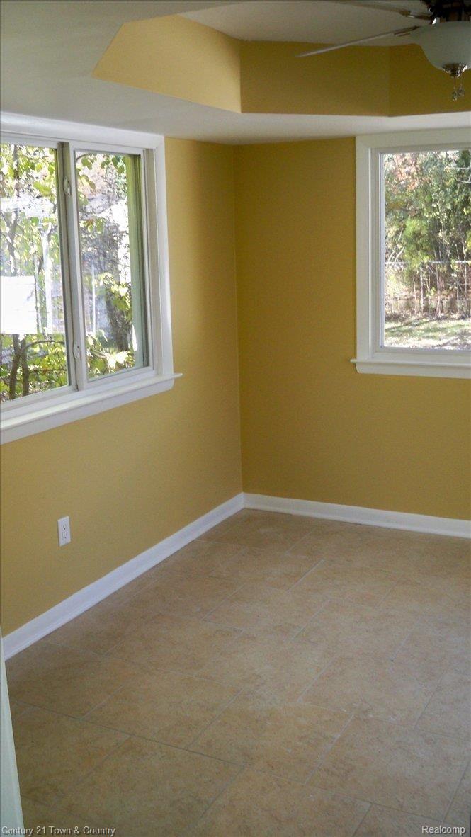 17840 Beverly Road Franklin, MI 48025 - Photo 4 of 5 100_4177