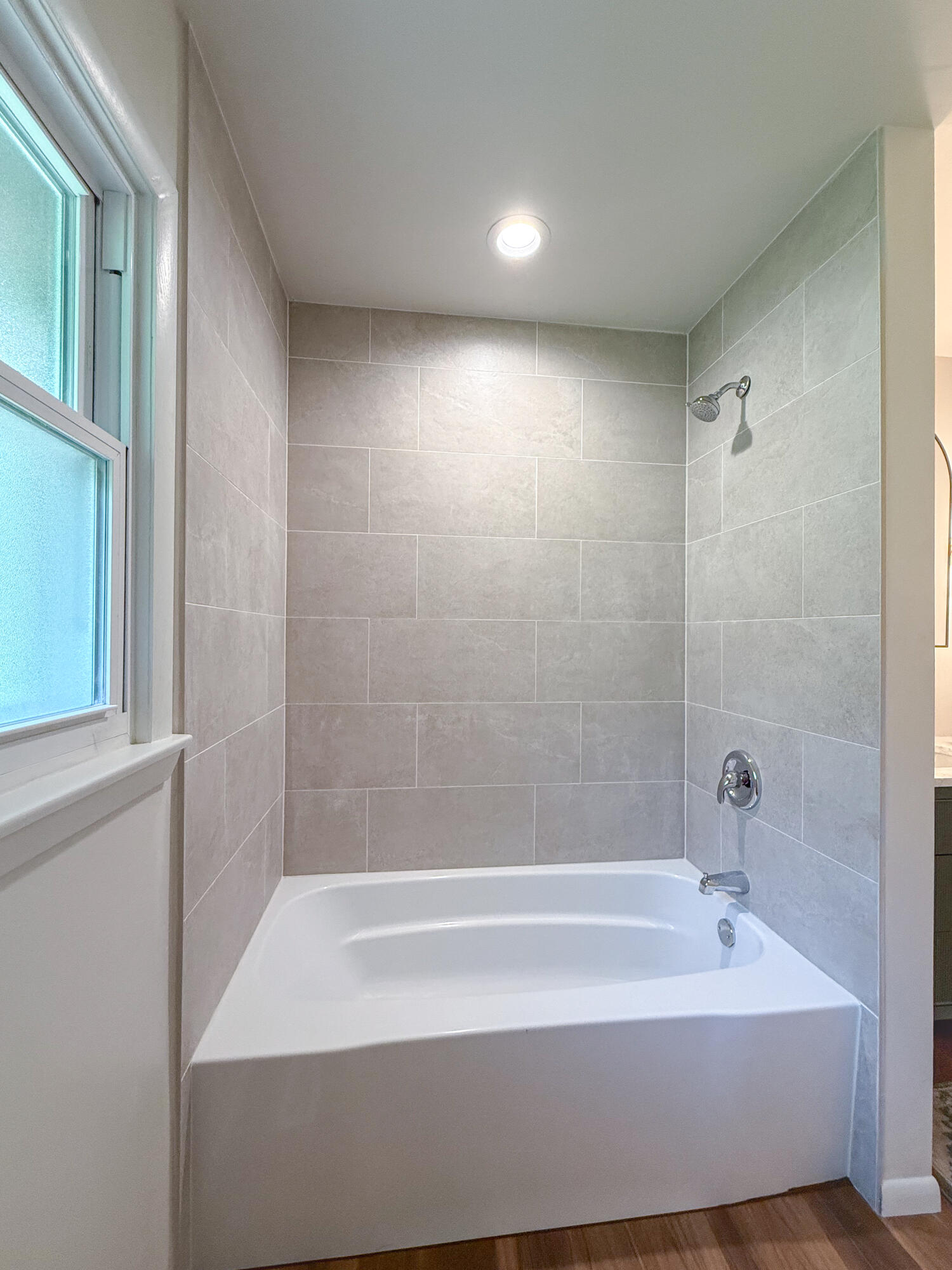 17865 Windemere Road Brookfield, WI 53045 - Photo 16 of 35 Full size tub with shower and porcelain tile surround
