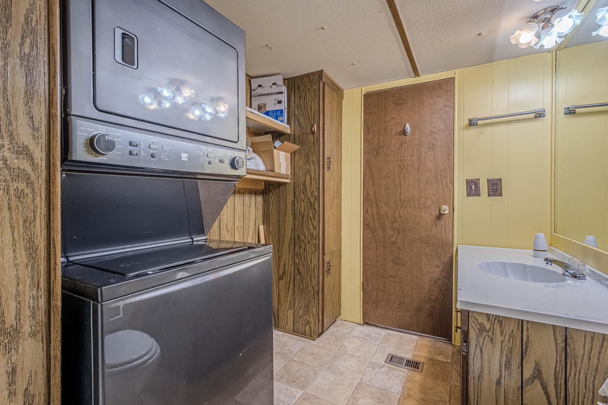 3251 E Road, Unit 22 Clifton, CO 81520 - Photo 20 of 29 a bathroom with a sink a toilet and shower