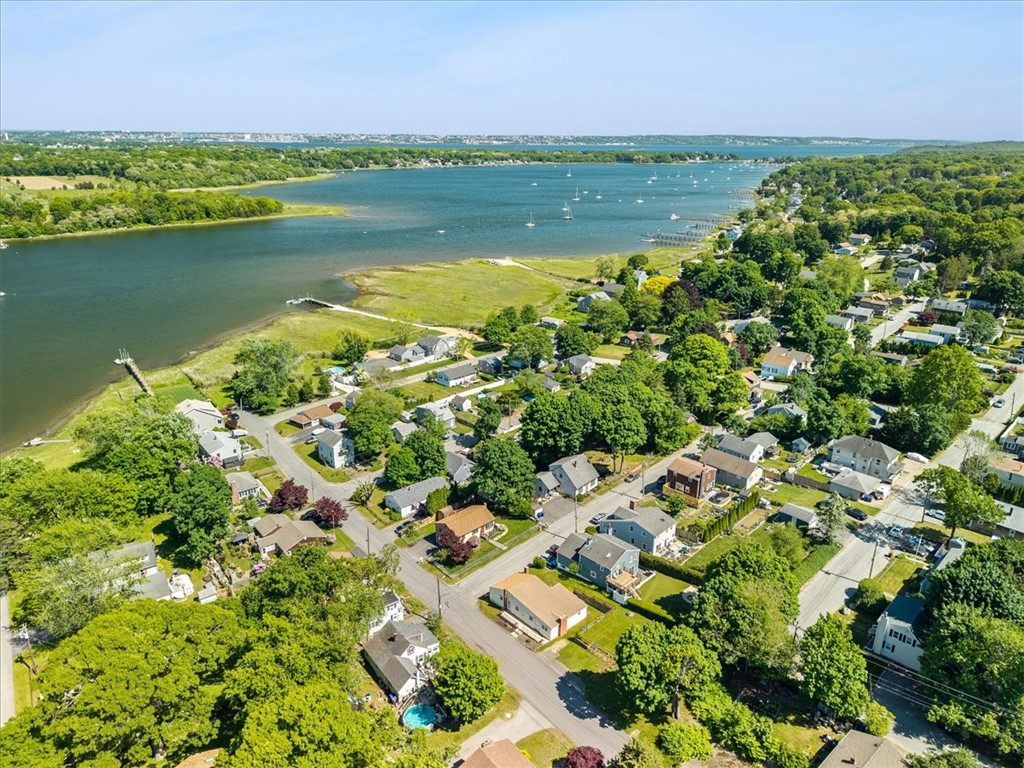 10 Lincoln Avenue Warren, RI 02885 - Photo 5 of 34