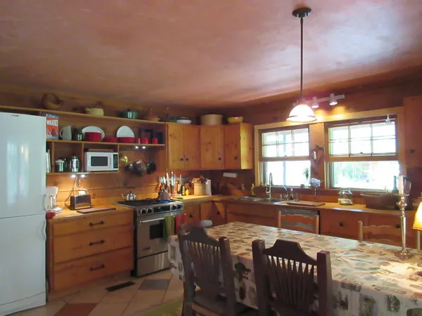 $2,200 | 10043 North Carolina Road, McClellanville, SC 29458