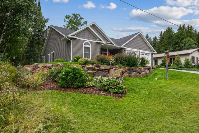 $525,000 | 215 South 9th Street, Bayfield, WI 54814