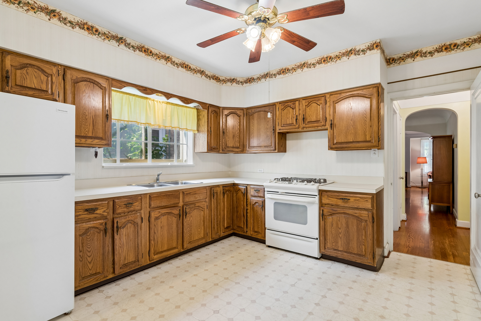 3317 North Rutherford Avenue Chicago, IL 60634 - Photo 6 of 23 Gallery Image 6