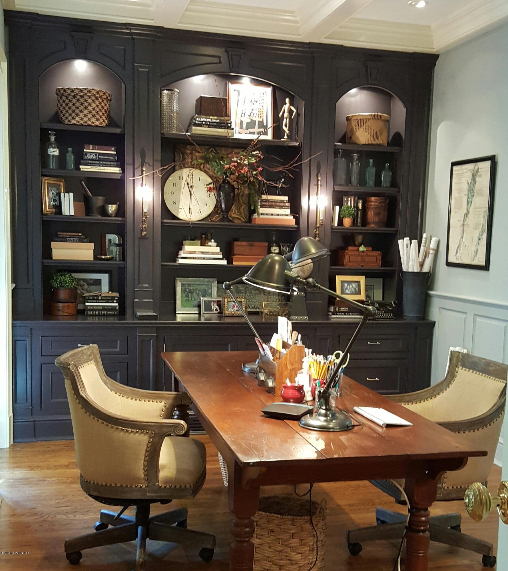 77 Maple Avenue Greenwich, CT 06830 - Photo 11 of 33 library