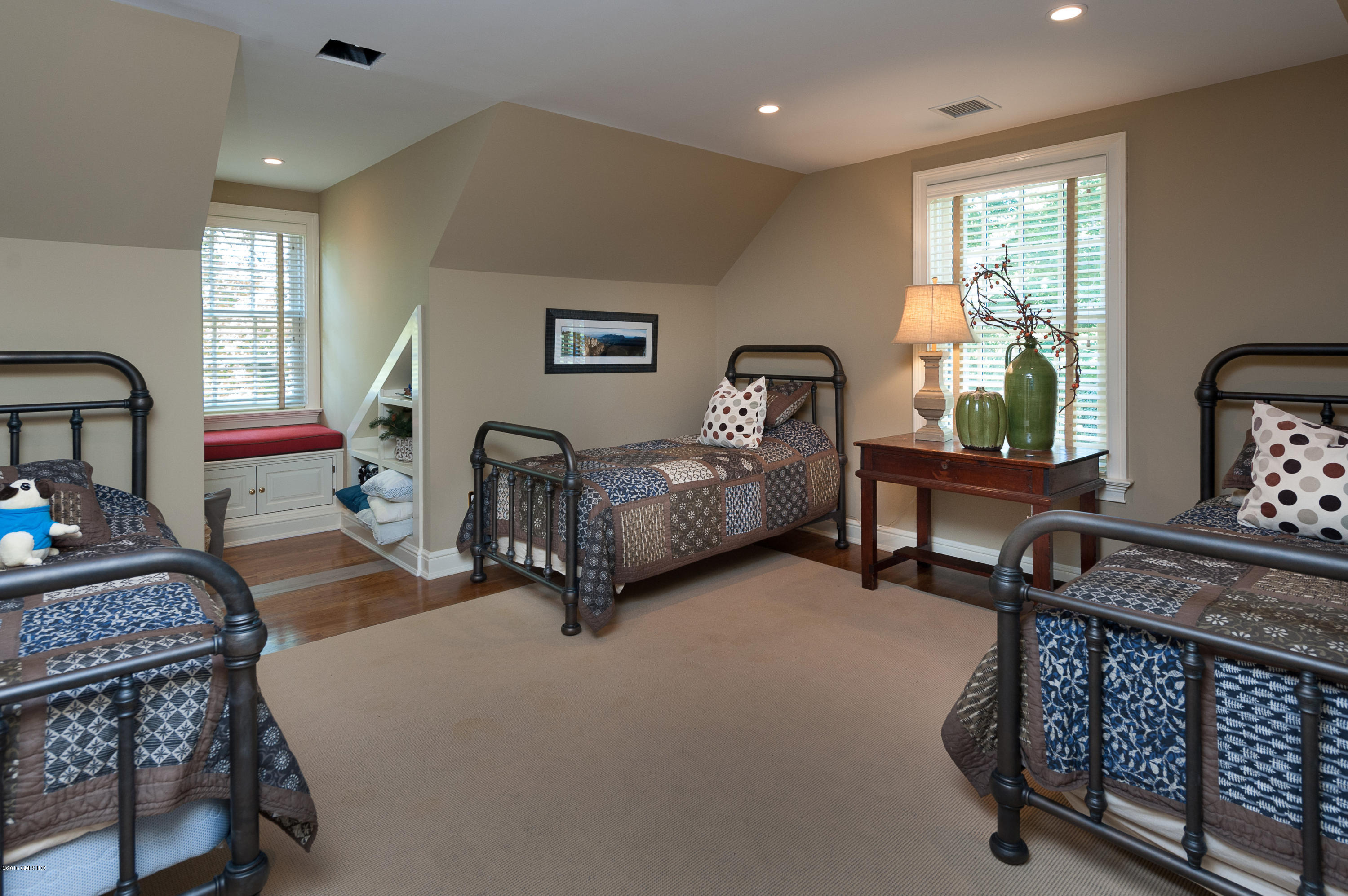 77 Maple Avenue Greenwich, CT 06830 - Photo 22 of 33 third floor guest room