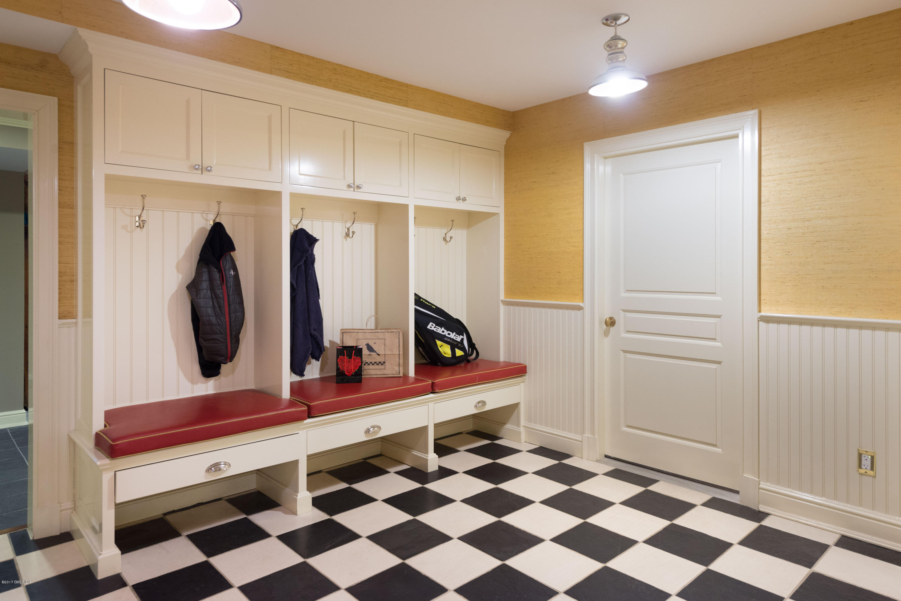 77 Maple Avenue Greenwich, CT 06830 - Photo 23 of 33 mud room