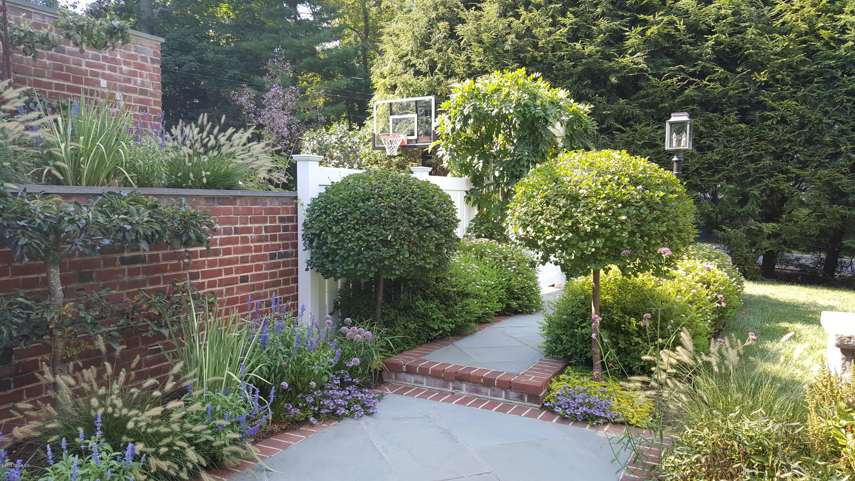 77 Maple Avenue Greenwich, CT 06830 - Photo 32 of 33 310