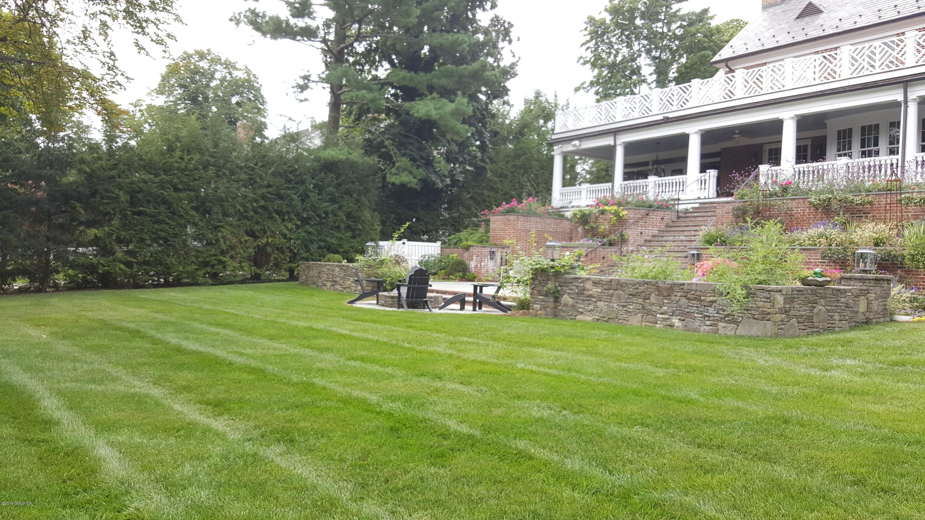 77 Maple Avenue Greenwich, CT 06830 - Photo 4 of 33 052