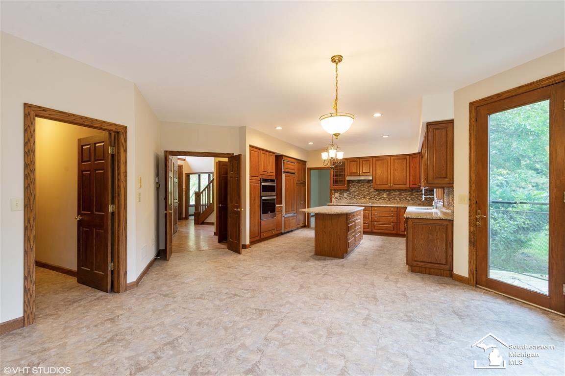 621 East Hurd Road Monroe, MI 48162 - Photo 14 of 28 31394503-13.JPG