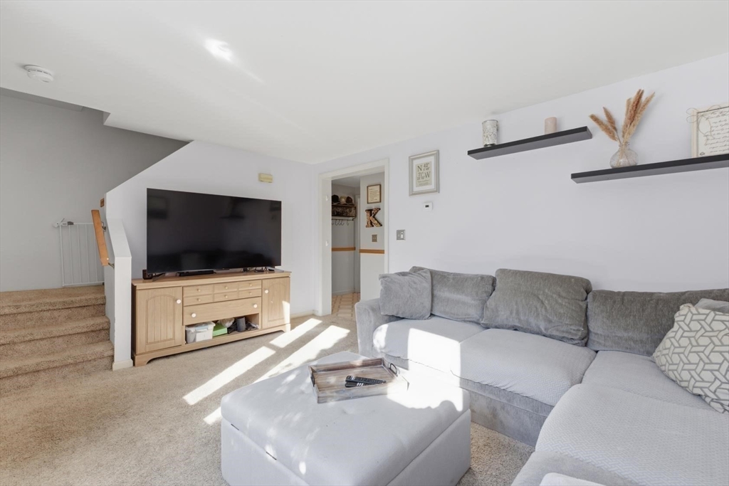 37 Cross Street, Unit 37 Franklin, MA 02038 - Photo 6 of 36