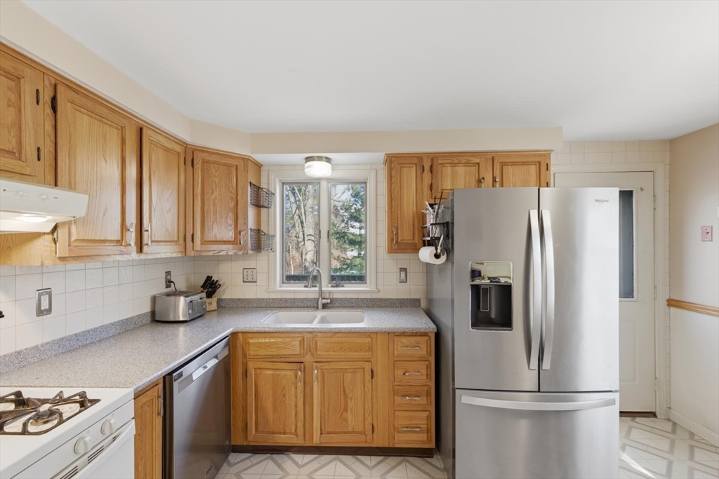37 Cross Street, Unit 37 Franklin, MA 02038 - Photo 9 of 36