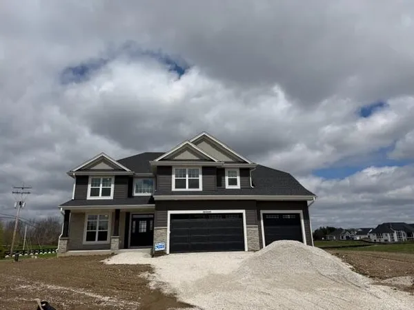 $789,990 | N58-w25990 Autumn Court, Lisbon, WI 53089