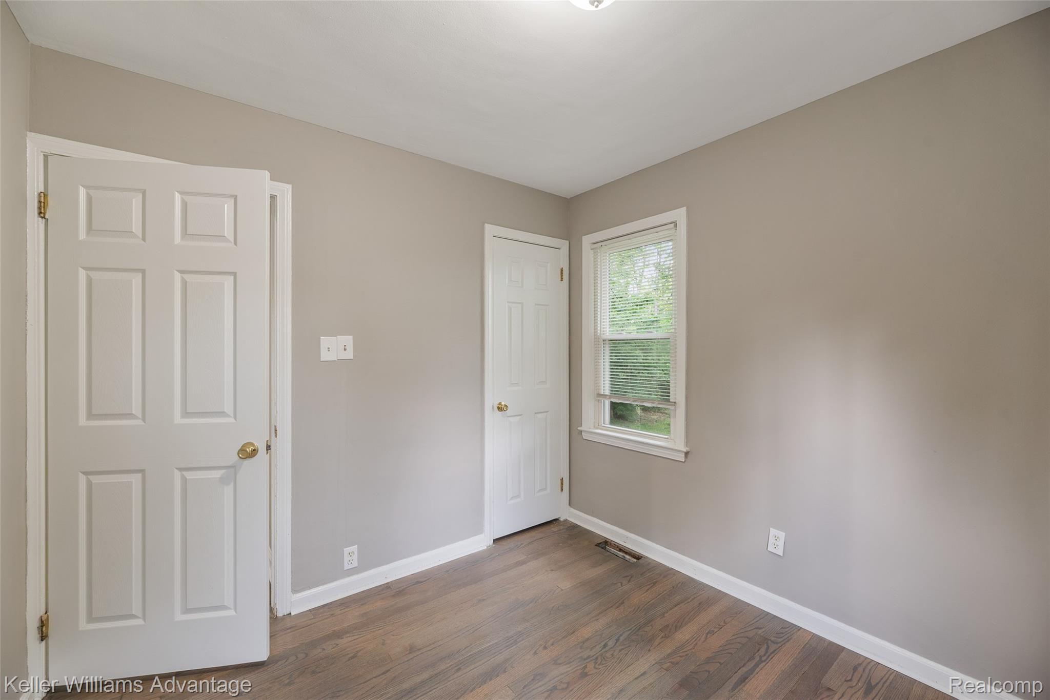 16500 Salem Detroit, MI 48219 - Photo 11 of 24 DSC_6430.jpg