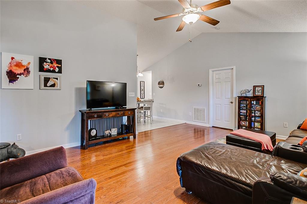 4302 Fox Street Randleman, NC 27317 - Photo 4 of 29 Living Room