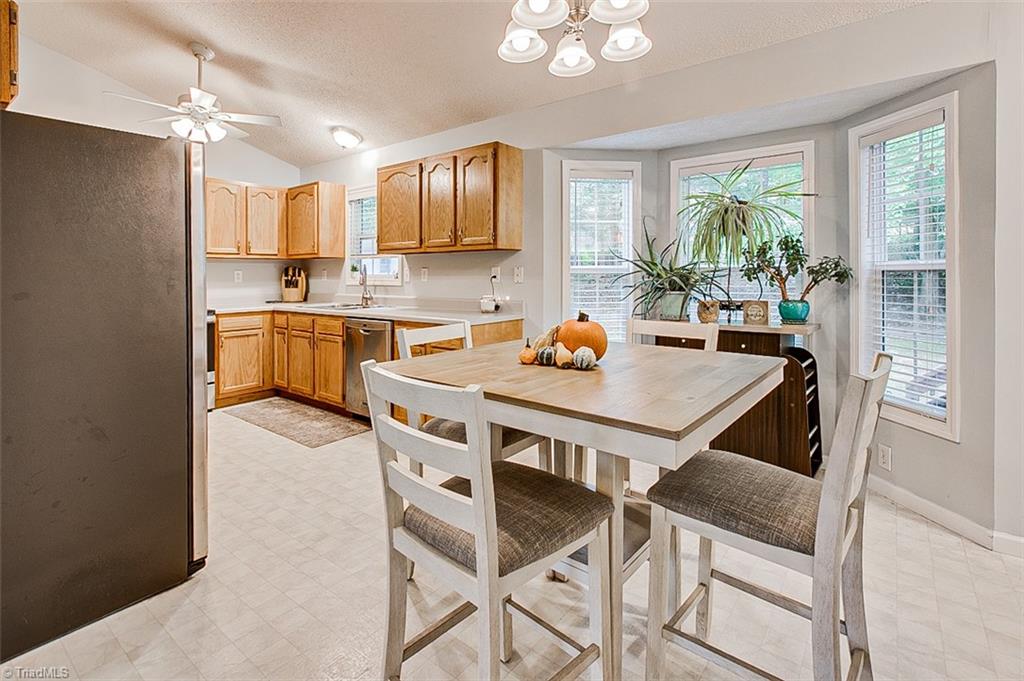 4302 Fox Street Randleman, NC 27317 - Photo 6 of 29 Breakfast Area