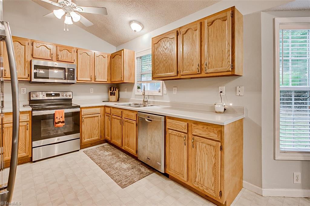 4302 Fox Street Randleman, NC 27317 - Photo 9 of 29 Kitchen