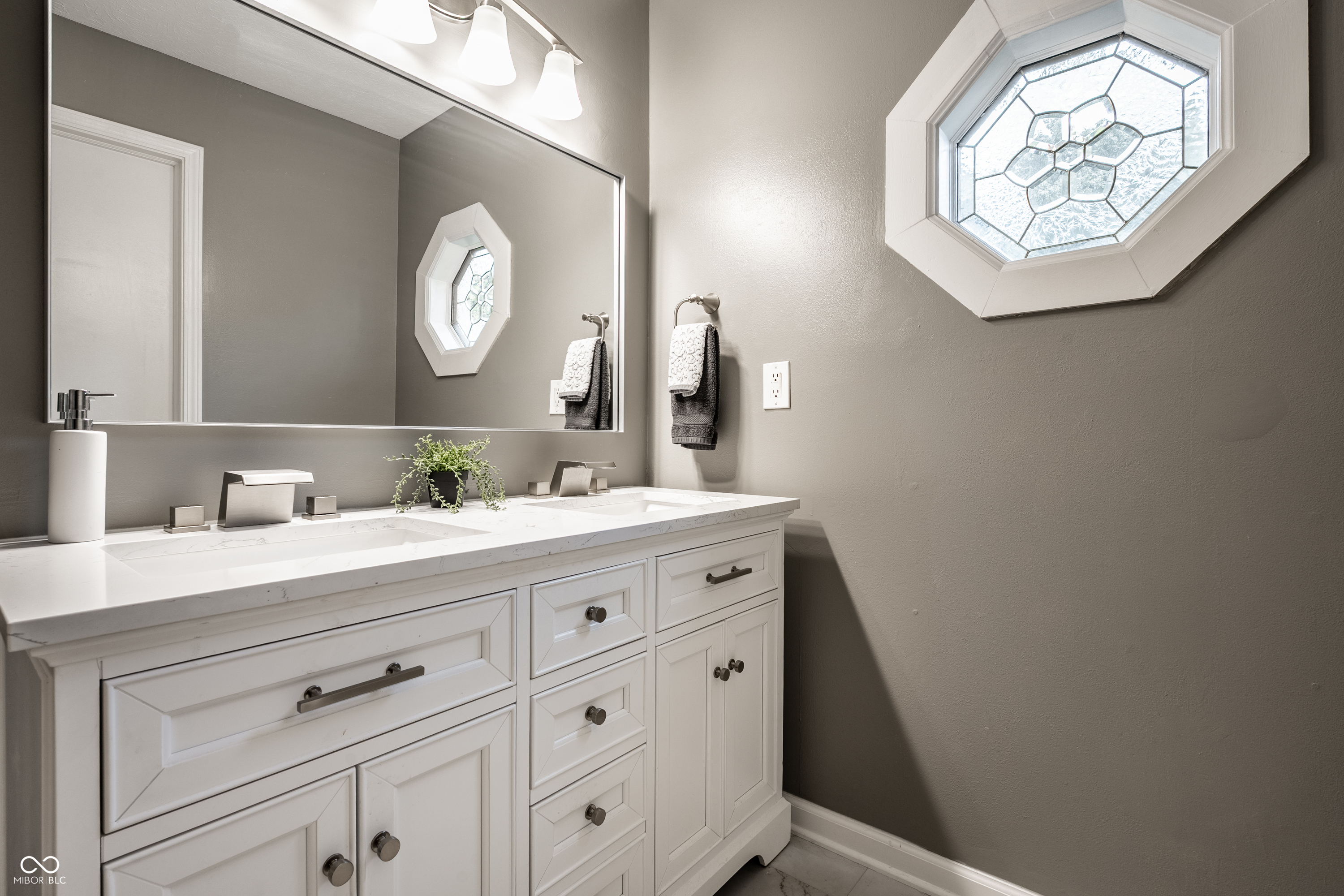 8310 Fall Creek Road Indianapolis, IN 46256 - Photo 4 of 48