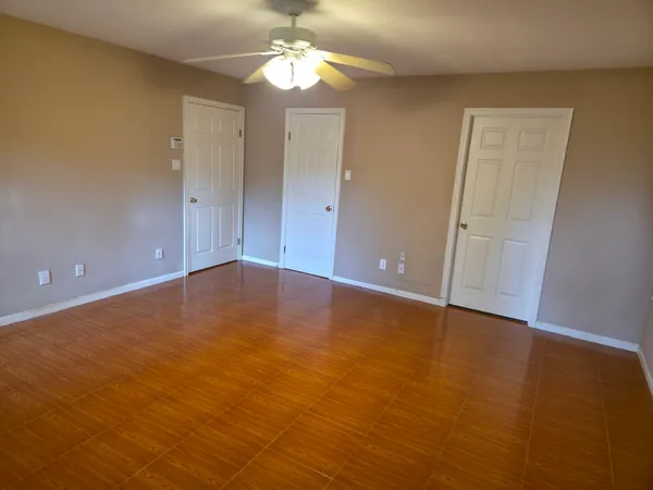 $2,260 | 414 Texas Street, Tomball, TX 77375