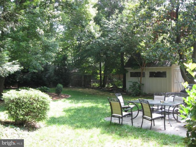 815 Forest Glen Road Silver Spring, MD 20901 - Photo 3 of 15 Patio