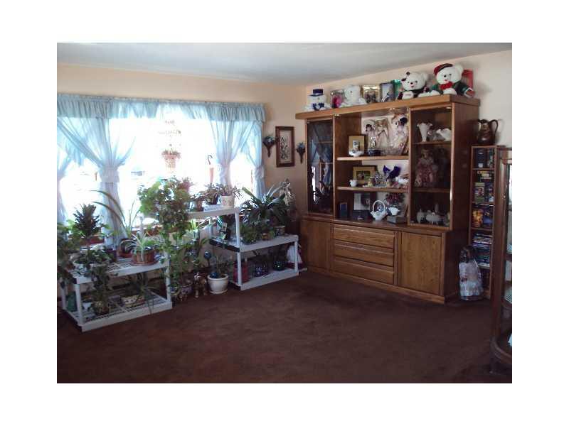 103 White Road Richmond, ME 04357 - Photo 5 of 11 Living Room.