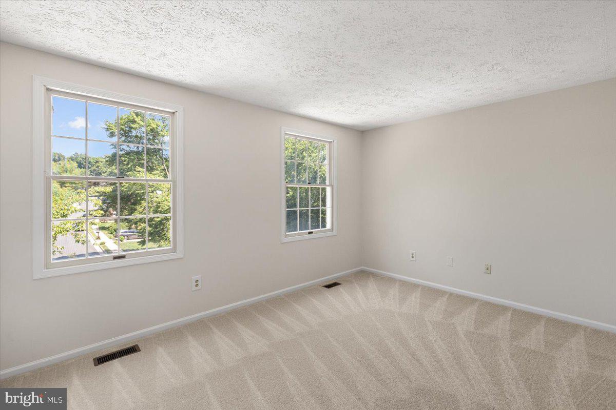 7805 Roundabout Way Springfield, VA 22153 - Photo 36 of 45