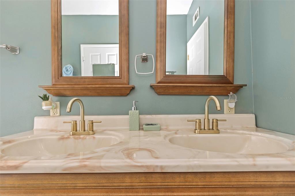 1351 Fairfax Road Clearwater, FL 33764 - Photo 11 of 56