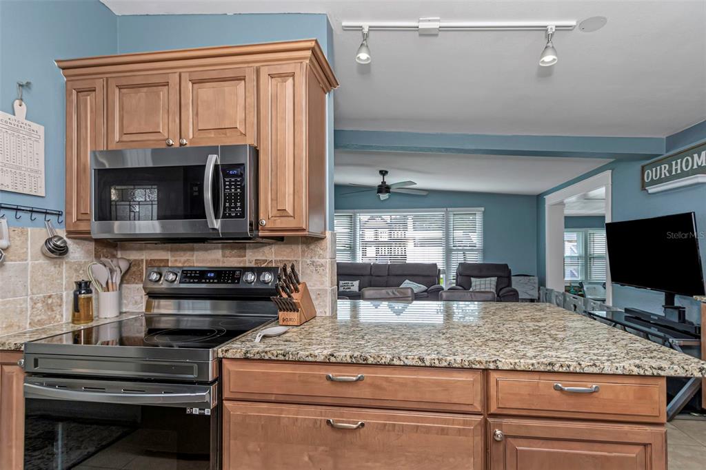 1351 Fairfax Road Clearwater, FL 33764 - Photo 18 of 56