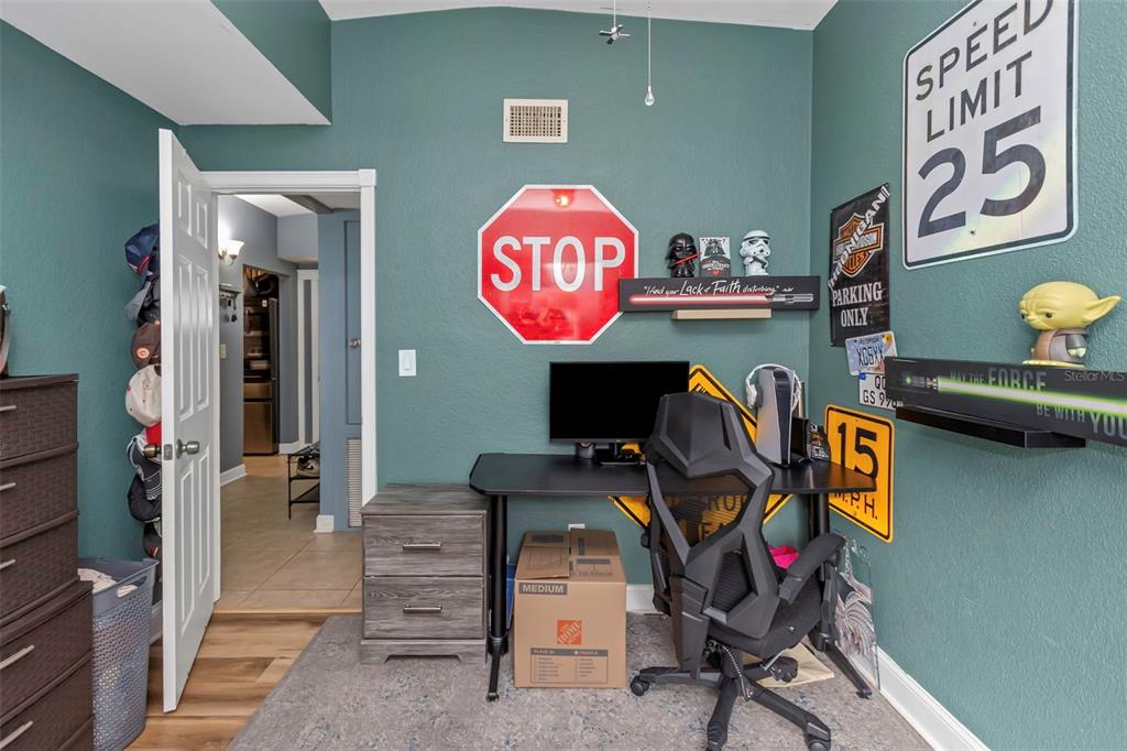 1351 Fairfax Road Clearwater, FL 33764 - Photo 33 of 56