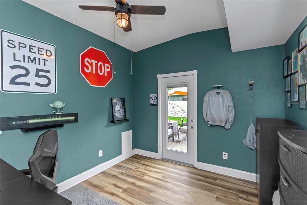 1351 Fairfax Road Clearwater, FL 33764 - Photo 34 of 56