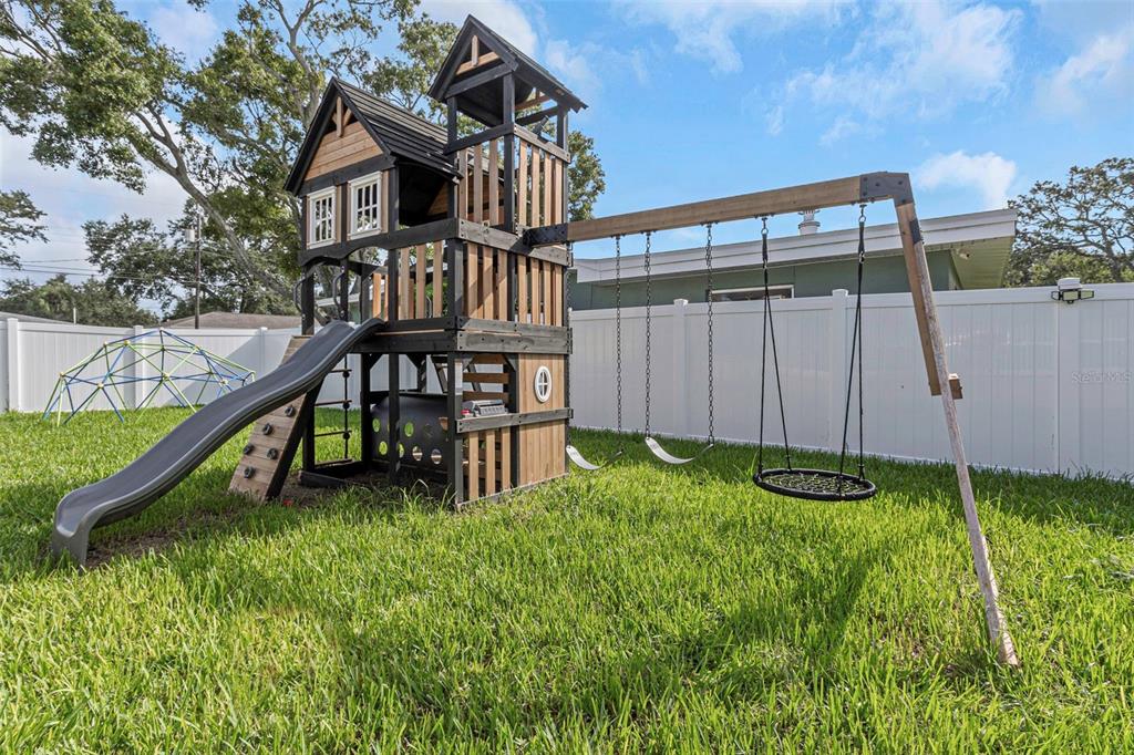 1351 Fairfax Road Clearwater, FL 33764 - Photo 45 of 56