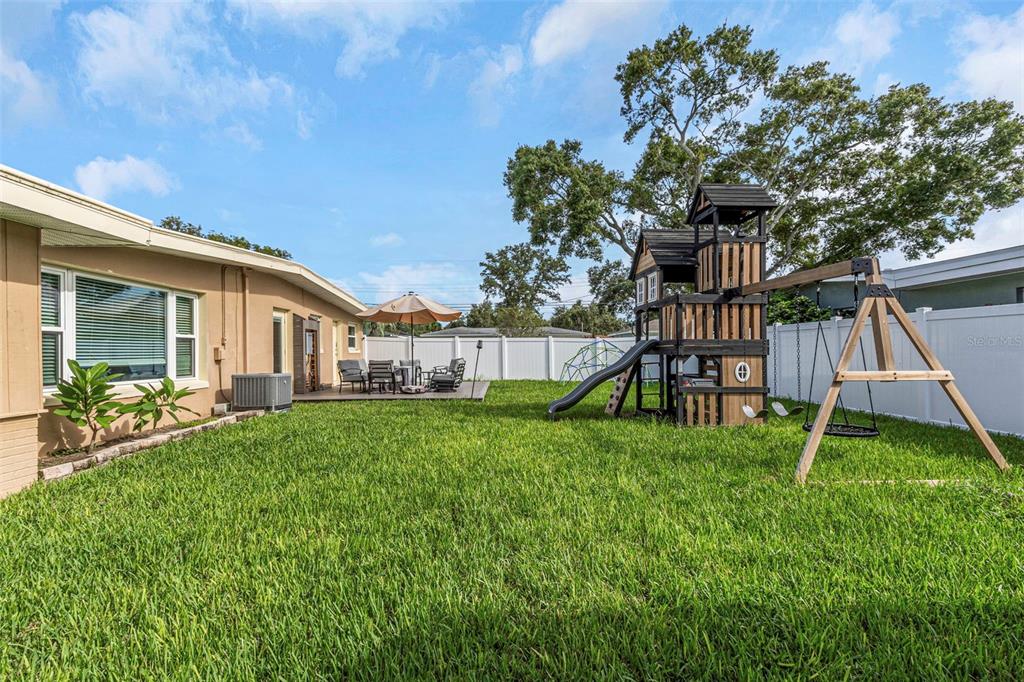 1351 Fairfax Road Clearwater, FL 33764 - Photo 47 of 56