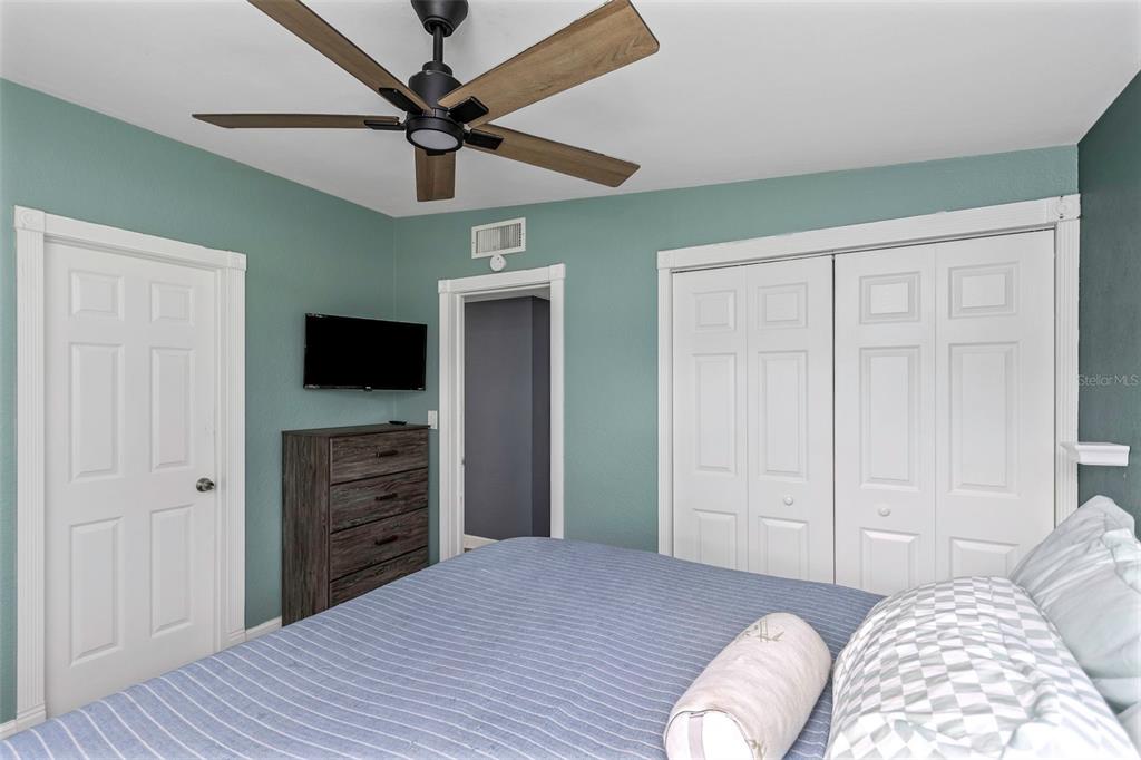 1351 Fairfax Road Clearwater, FL 33764 - Photo 7 of 56