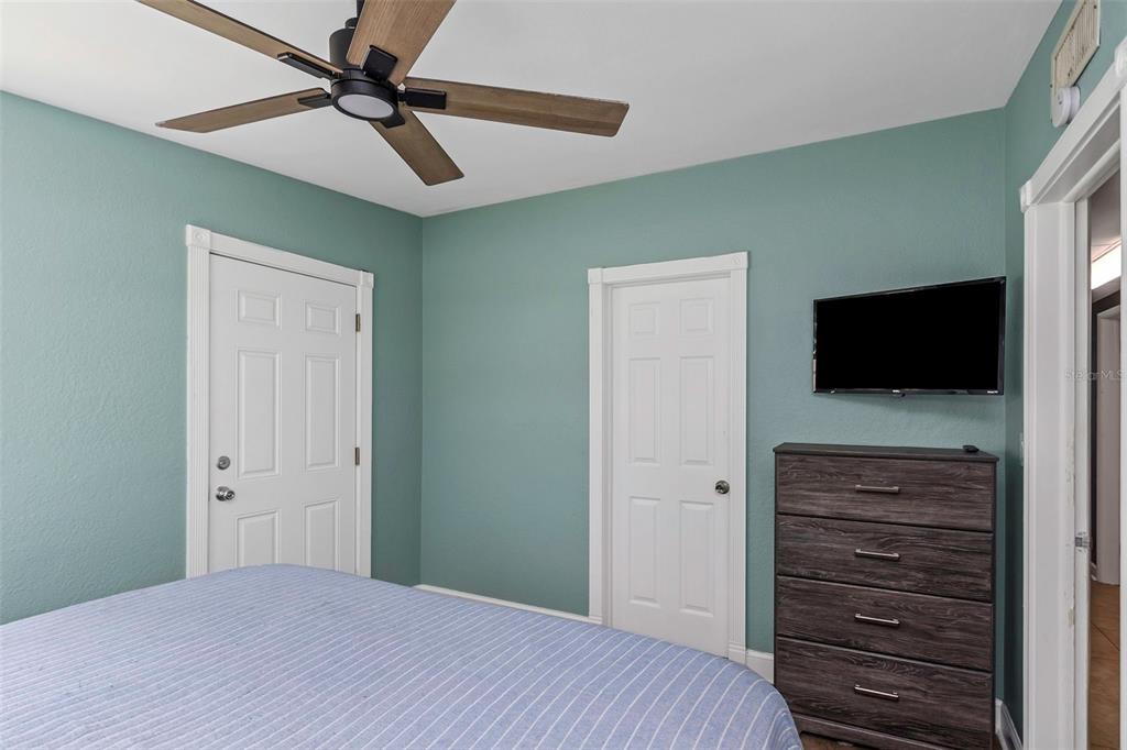 1351 Fairfax Road Clearwater, FL 33764 - Photo 9 of 56