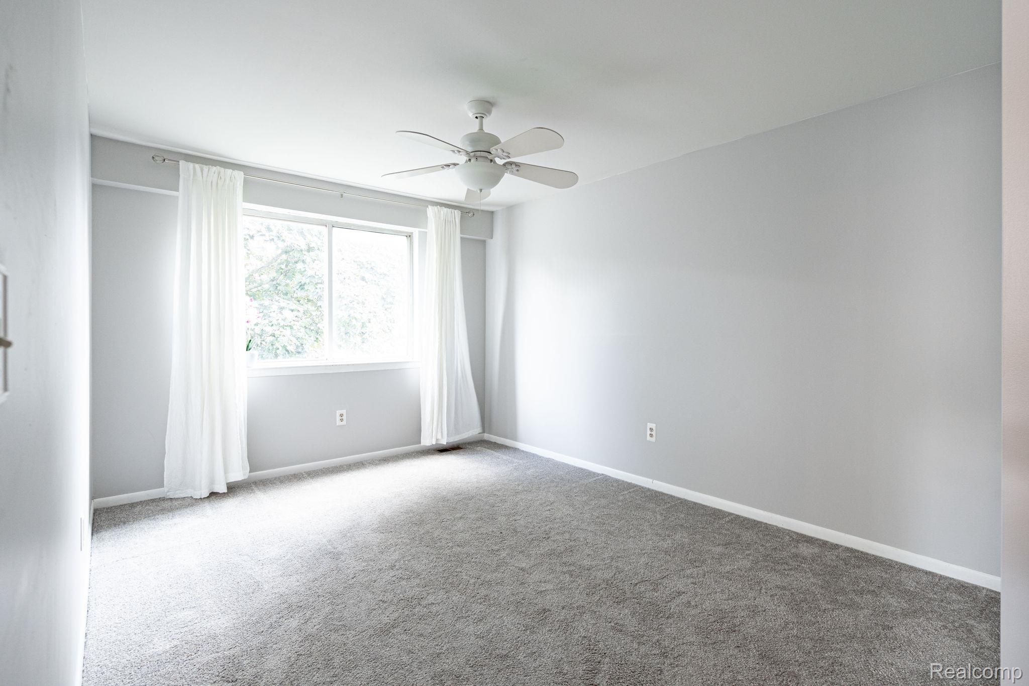 1642 Dancer Drive Rochester, MI 48307 - Photo 21 of 36 27-web-or-mls-interiors-18.jpg