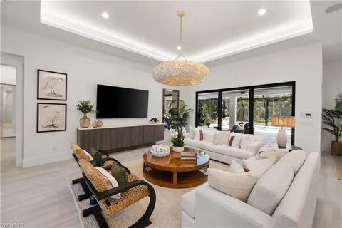 $2,550,000 | 4221 7th Avenue Northwest, Naples, FL 34119