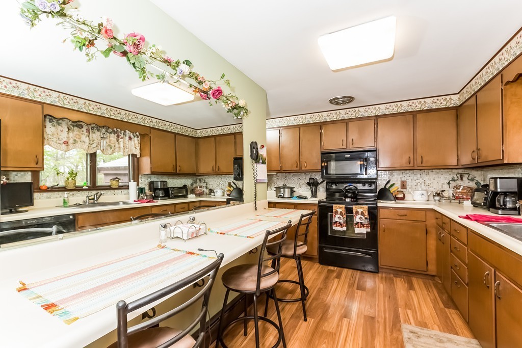 19 Pilgrim Road Lawrence, MA 01843 - Photo 5 of 21 Gallery Image 5