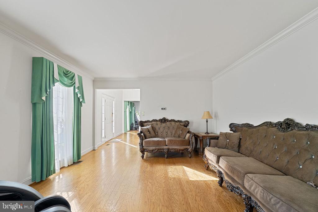 12322 Timber Grove Road Owings Mills, MD 21117 - Photo 3 of 20