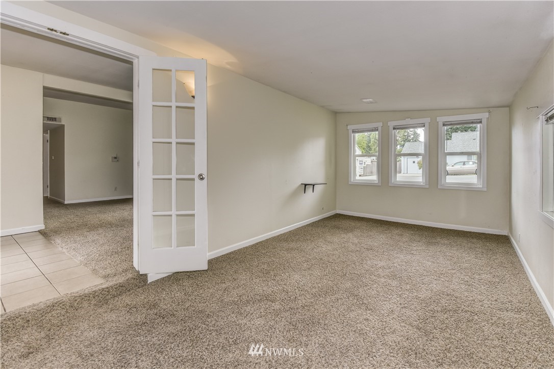 215 Southwest 304th Street Federal Way, WA 98023 - Photo 11 of 22 Gallery Image 11